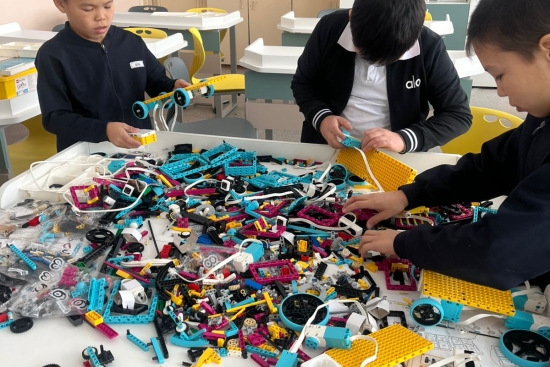 21.01.2026 ж., Қалел А.Б., информатика пәнінің мұғалімі, «Өнертапқыштыққа алғашқы қадам» байқауы өткізді. Байқауға 5-6 сынып оқушылары қатысты. Қазылар алқасы қатысушылардың өнертабысын бағалады, 6 «А» сынып оқушысы Қайыр Елнұр жүлделі 1 орынға ие болды; 